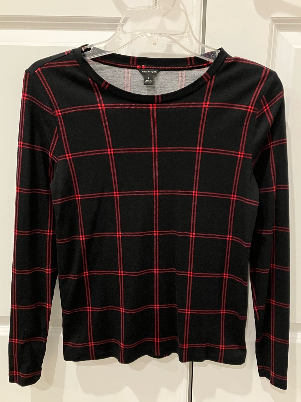 Ann Taylor Plaid Long Sleeve Top Women’s Small Black Red Cotton